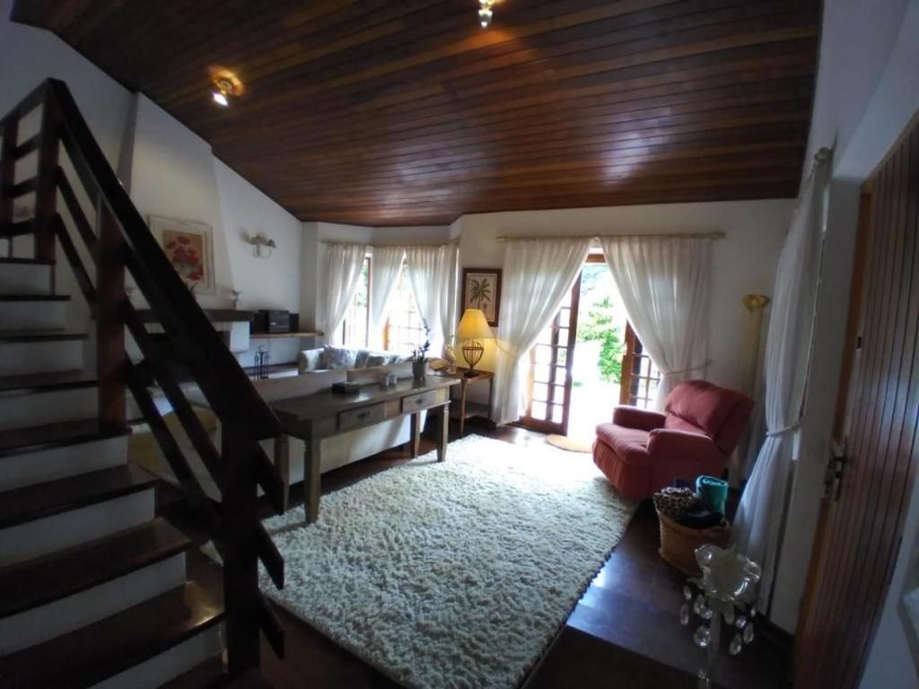 11| Casa Com Lareira Em Campos do Jordão