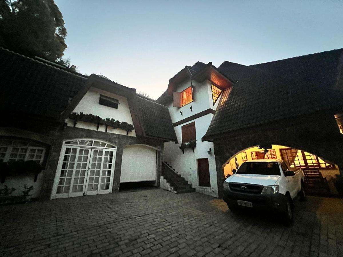 11| Casa Com Lareira Em * Campos do Jordão
