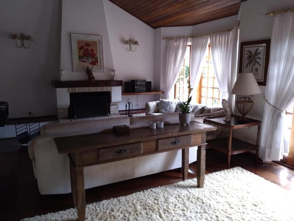 11| Casa Com Lareira Em Campos do Jordão
